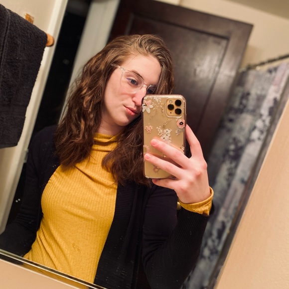 Meet your Posher, Amanda - Picture 1 of 1